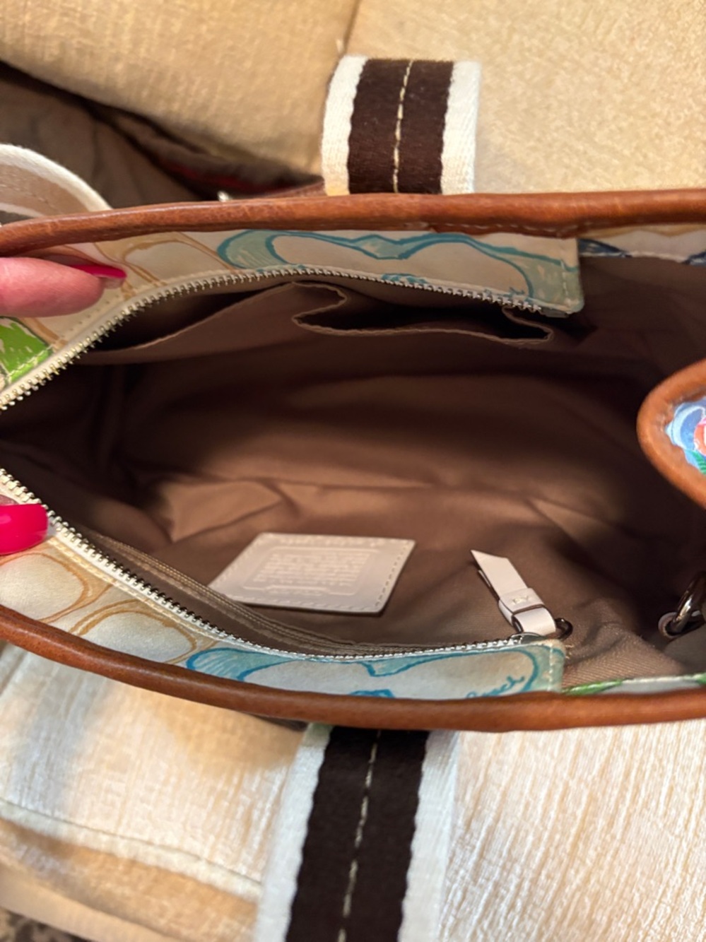 Vintage Coach Multicolor Patchwork Canvas Carryall Tote And Key/Card Holder. - Picture 10 of 16
